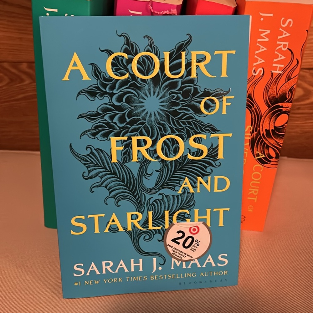 Sarah J Maas set of books - Picture 6 of 6